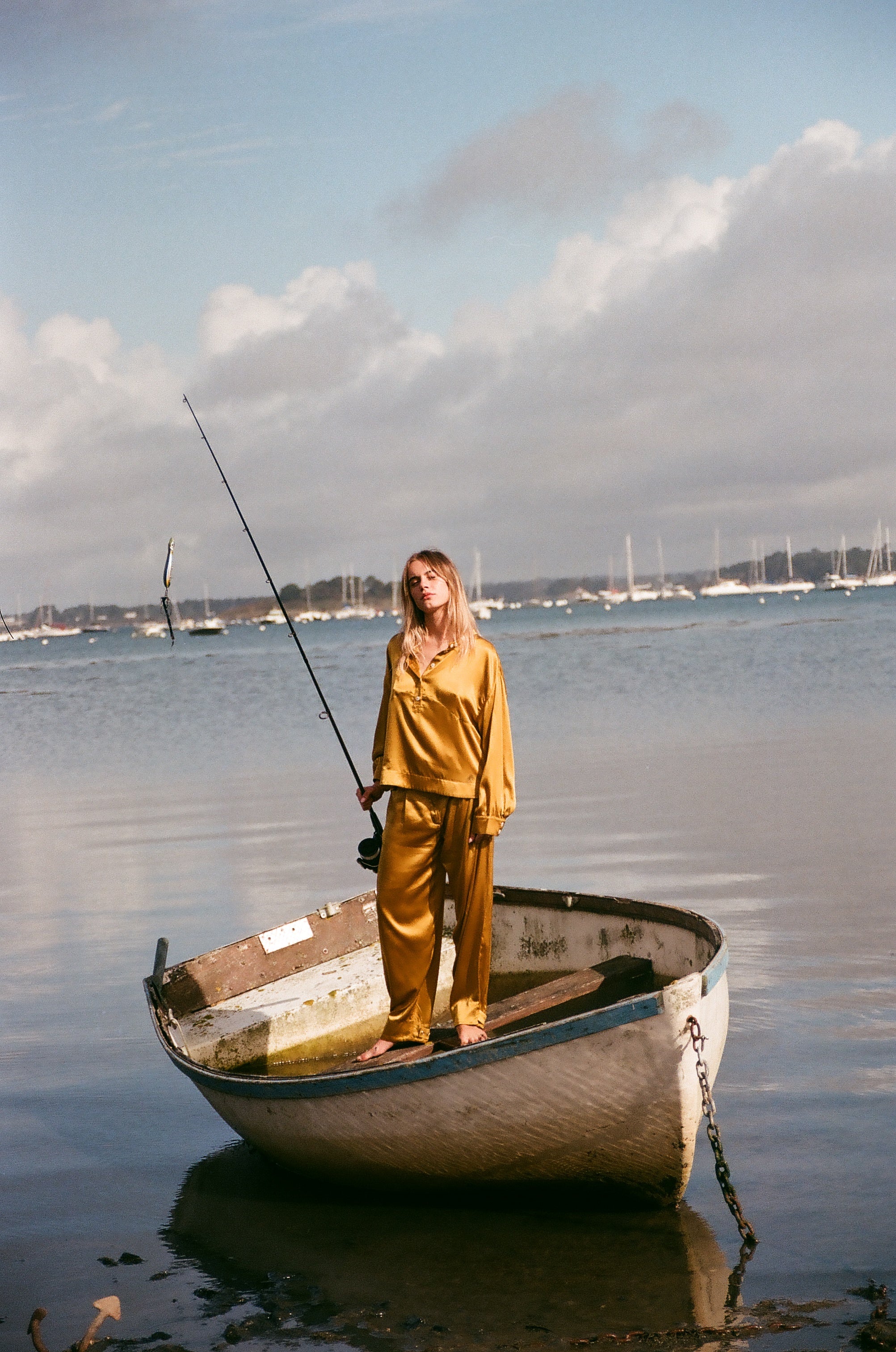 PANTALON SABLIER EN SOIE-HEURE DOREE