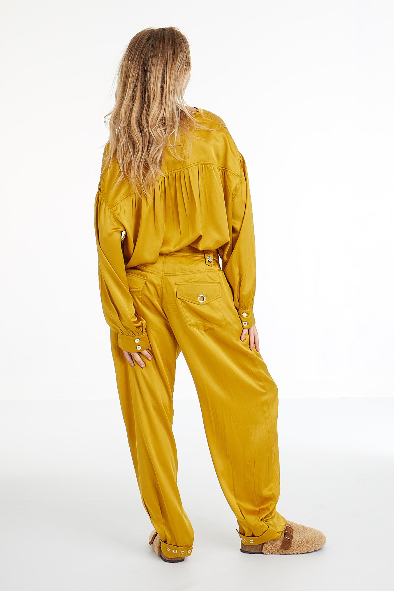 PANTALON SABLIER EN SOIE-HEURE DOREE